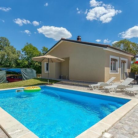Holiday House Mir Канфанар Экстерьер фото
