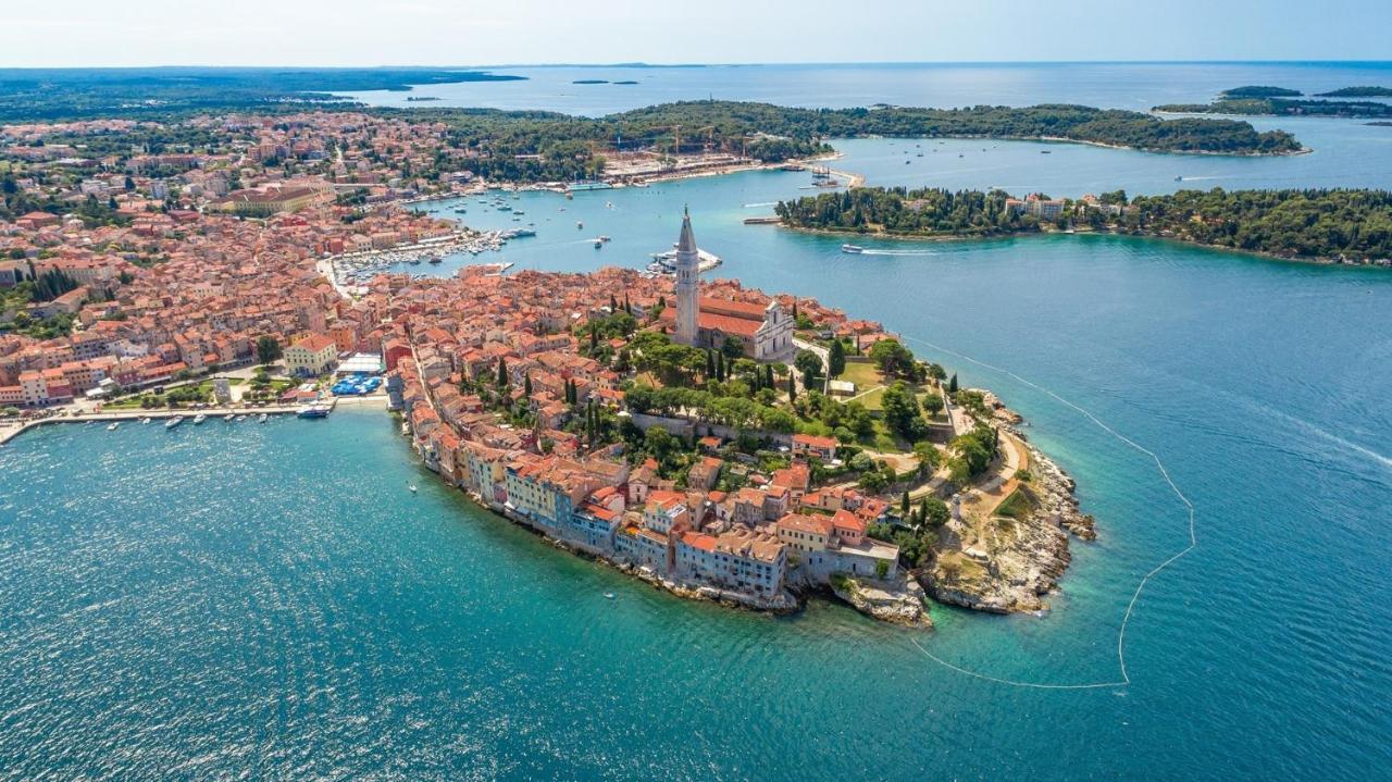 Holiday House Mir Канфанар Экстерьер фото