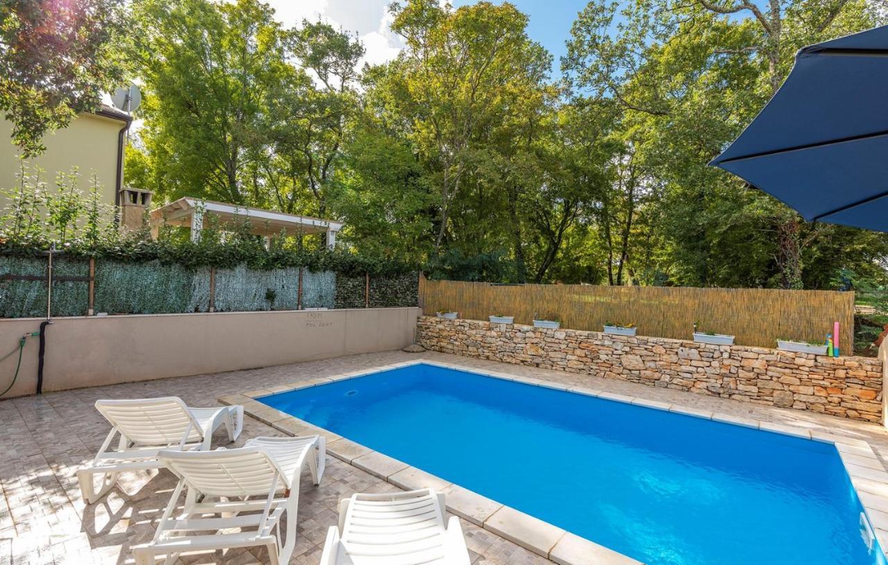Holiday House Mir Канфанар Экстерьер фото